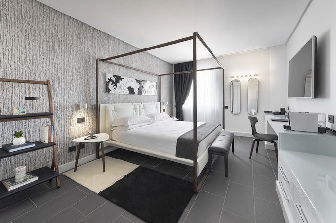 Imagen de la habitación del Hotel LHP Napoli Palace and spa. Foto 10