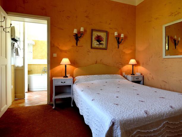 Imagen de la habitación del Hotel L'Hermitage, Pernes-les-Fontaines. Foto 4