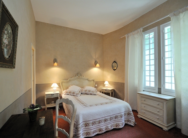 Imagen de la habitación del Hotel L'Hermitage, Pernes-les-Fontaines. Foto 6