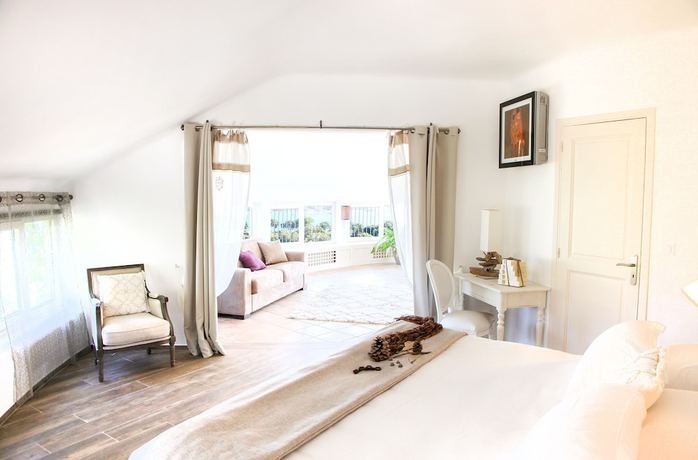 Imagen de la habitación del Hotel L\'Hostellerie Du Moulin Des Oliviers. Foto 3
