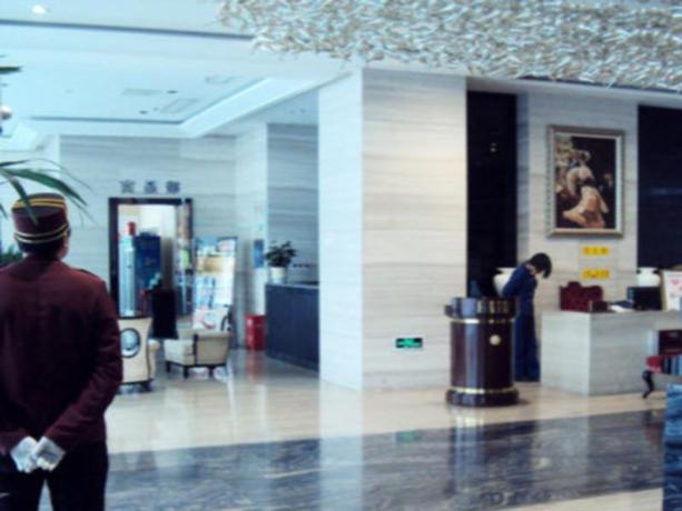 Imagen de los interiores del Hotel LIANYUNGANG CENTURY FATE INTERNATIONAL HOTEL. Foto 4