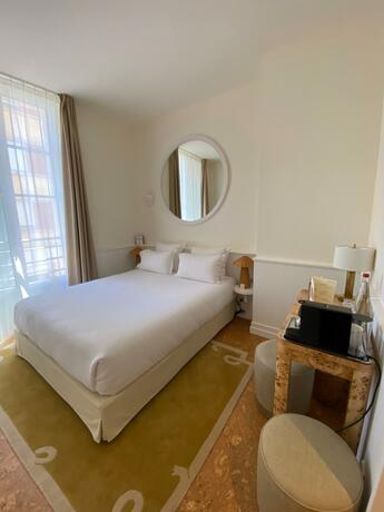 Imagen general del Hotel LILOU. Foto 14