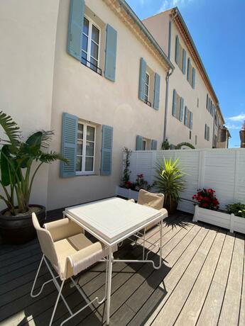 Imagen general del Hotel LILOU. Foto 30