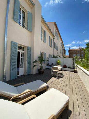 Imagen general del Hotel LILOU. Foto 32