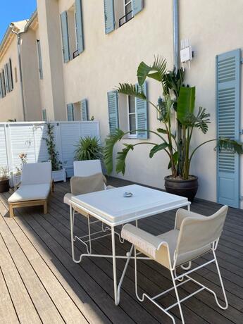 Imagen general del Hotel LILOU. Foto 36