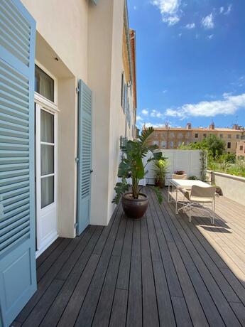 Imagen general del Hotel LILOU. Foto 38