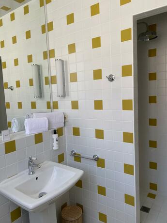 Imagen general del Hotel LILOU. Foto 39