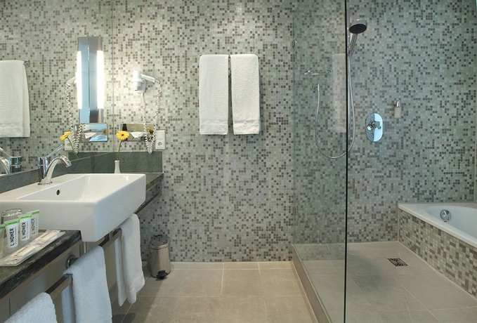 Imagen de la habitación del Hotel LINDNER AM KU'DAMM. Foto 5