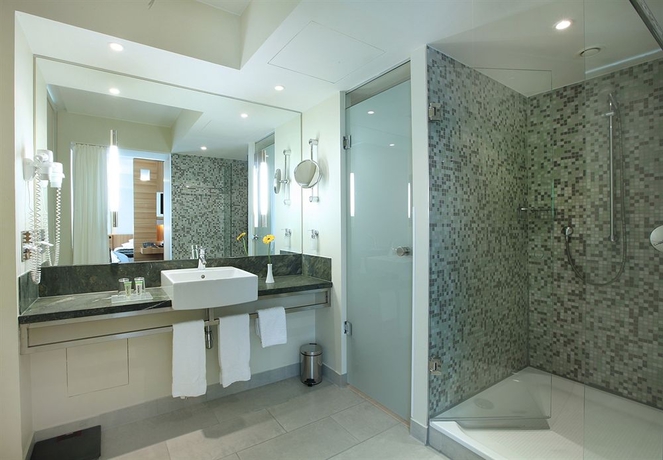 Imagen de la habitación del Hotel LINDNER AM KU'DAMM. Foto 9