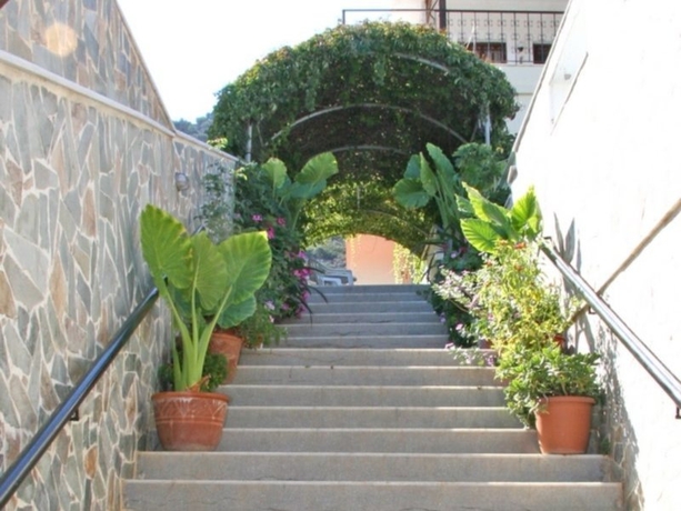 Imagen general del Hotel LITSA EFI. Foto 2