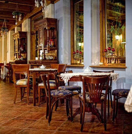 Imagen del bar/restaurante del Hotel LITWOR. Foto 2