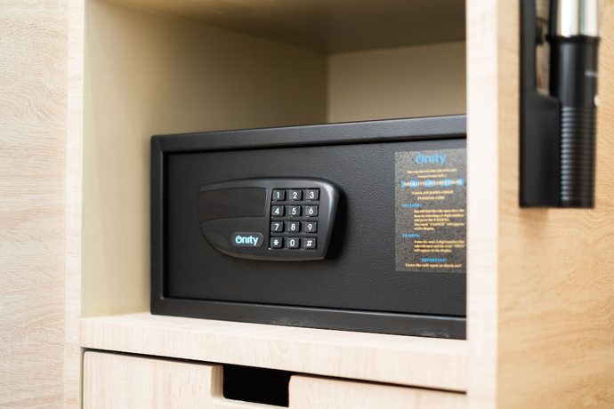 Imagen de la habitación del Hotel LIV Hotel Phuket Patong Beachfront. Foto 16