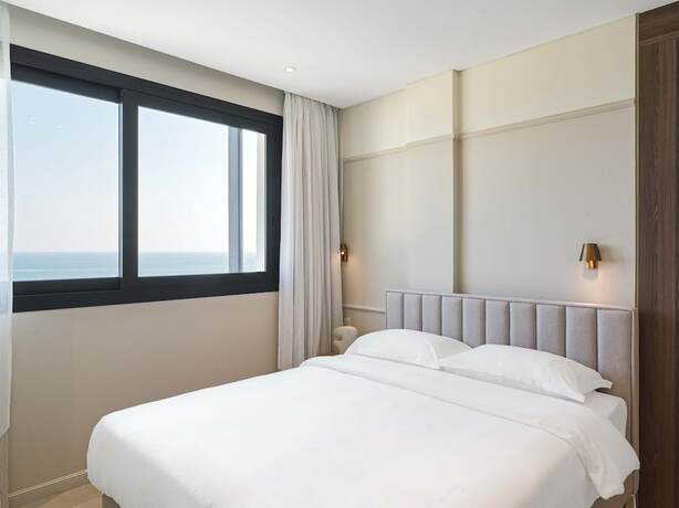Imagen general del Hotel LIV Mackenzie Beach Suites. Foto 7