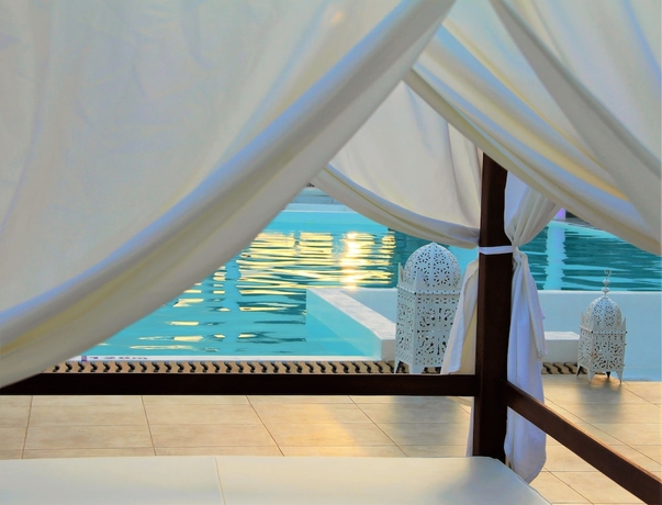 Imagen de la piscina del Hotel LIVVO Budha Beach. Foto 17