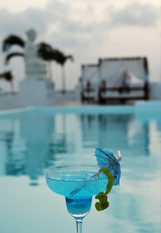 Imagen de la piscina del Hotel LIVVO Budha Beach. Foto 19