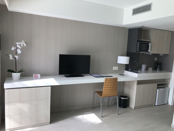 Imagen de la habitación del Hotel LIVVO Dunagolf Suites. Foto 6