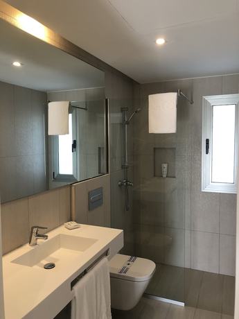 Imagen de la habitación del Hotel LIVVO Dunagolf Suites. Foto 7