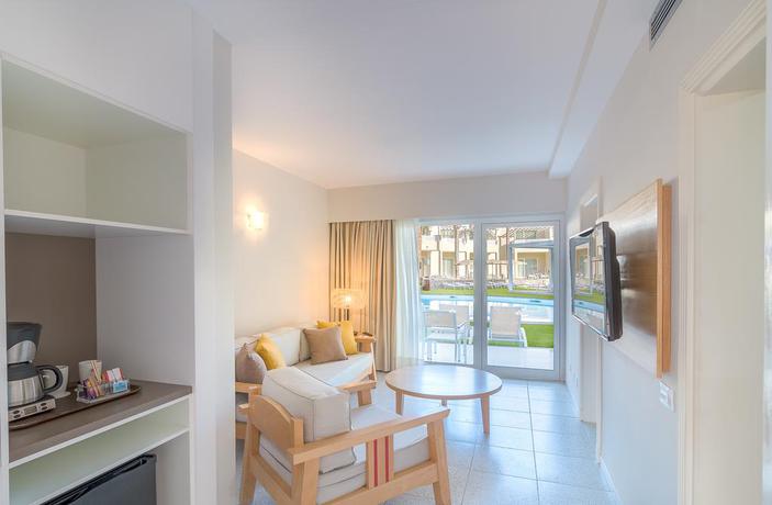 Imagen de la habitación del Hotel LIVVO Koala Garden, Maspalomas. Foto 14