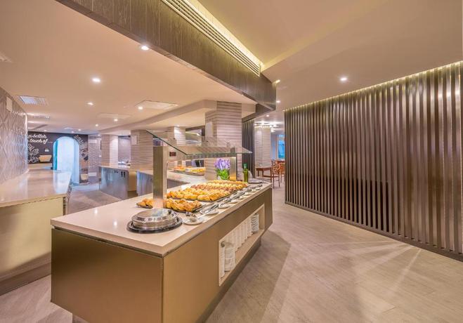 Imagen del bar/restaurante del Hotel LIVVO Koala Garden, Maspalomas. Foto 7