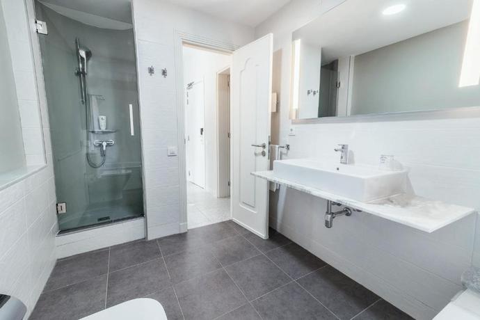 Imagen de la habitación del Hotel LIVVO Koala Garden, Maspalomas. Foto 15