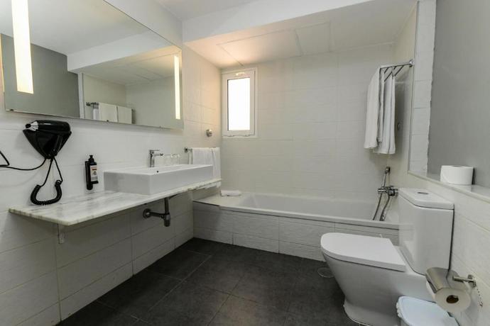 Imagen de la habitación del Hotel LIVVO Koala Garden, Maspalomas. Foto 16