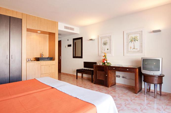 Imagen general del Hotel LIVVO Lago Taurito & Aquapark. Foto 5