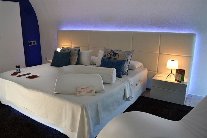 Imagen de la habitación del Hotel LIVVO Risco del Gato Suites. Foto 4