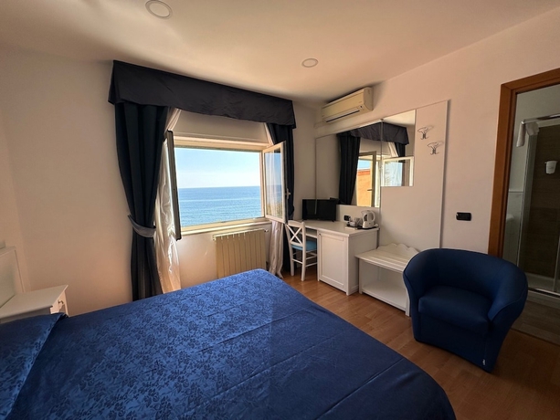 Imagen de la habitación del Hotel L\'Isola. Foto 6