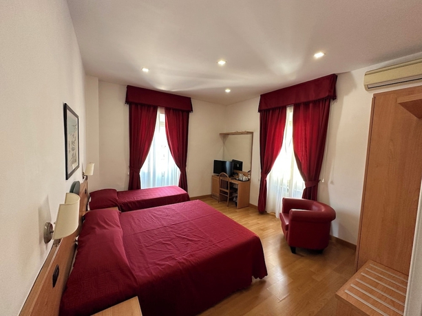 Imagen de la habitación del Hotel L\'Isola. Foto 10