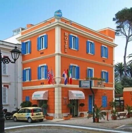 Imagen general del Hotel L\'Isola. Foto 1