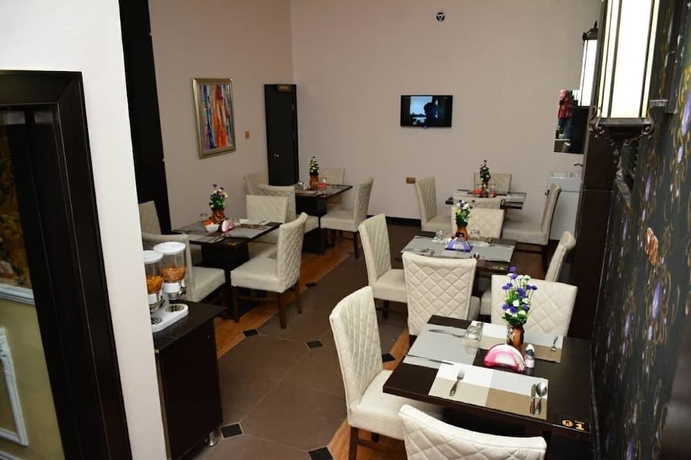 Imagen del bar/restaurante del Hotel LJ Grand Resort. Foto 2