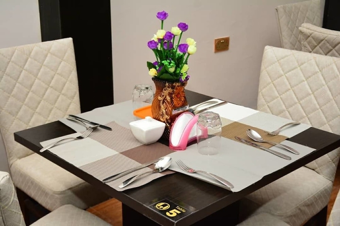 Imagen del bar/restaurante del Hotel LJ Grand Resort. Foto 4