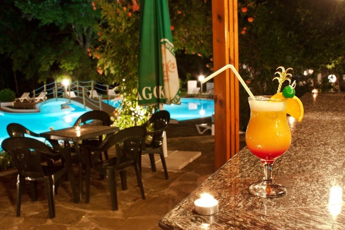 Imagen general del Hotel LJULJAK. Foto 6