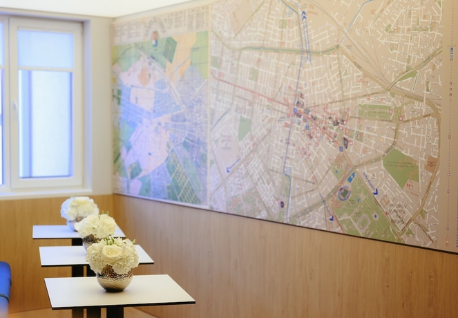 Imagen de los interiores del Hotel LOCATION HOTEL. Foto 10