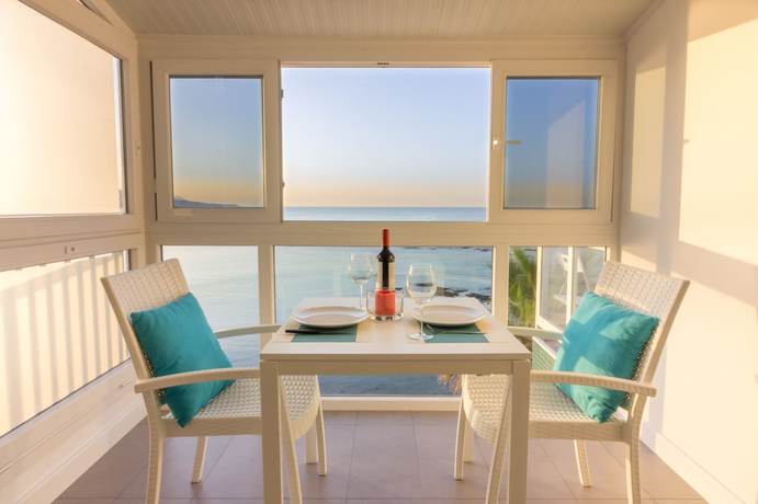 Imagen de la habitación del Hotel LOFT STORY BEACHFRONT by Living las Canteras. Foto 5