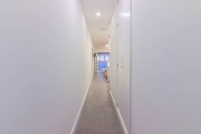 Imagen de los interiores del Hotel LOFT STORY BEACHFRONT by Living las Canteras. Foto 15