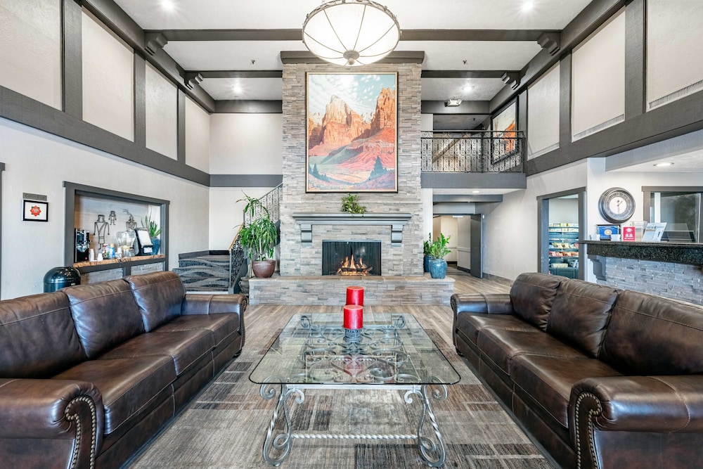 Imagen de los interiores del Hotel LOGE St George Utah. Foto 18