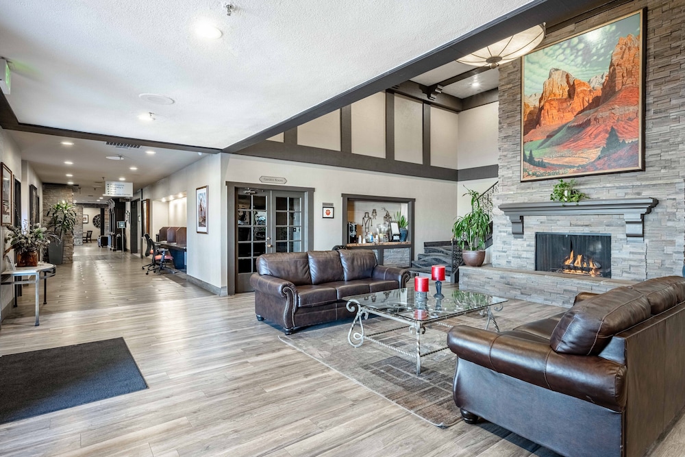 Imagen de los interiores del Hotel LOGE St George Utah. Foto 19