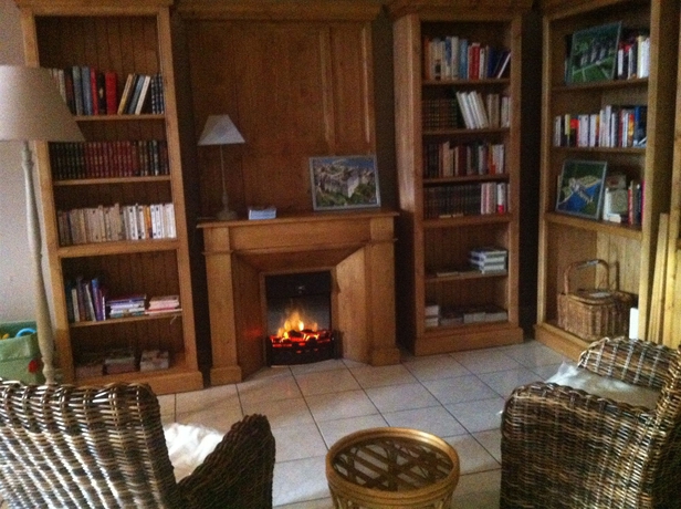 Imagen general del Hotel LOGIS HOTEL LOUISE DE SAVOIE. Foto 1