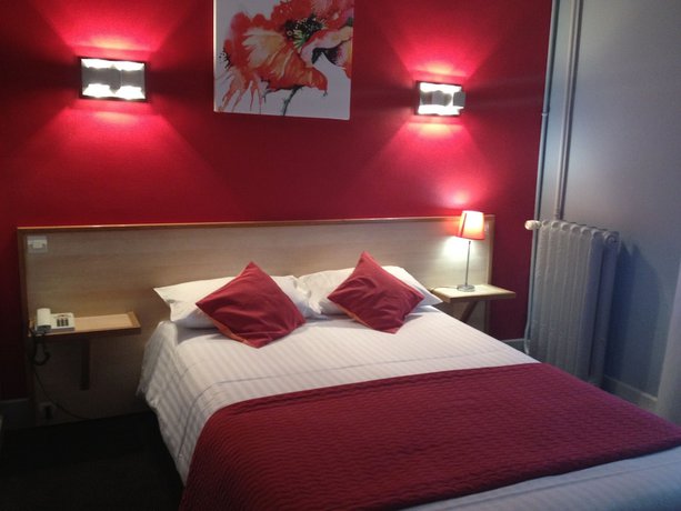 Imagen de la habitación del Hotel LOGIS de la Paix, Le Nouvion-en-Thi&eacute;rache. Foto 17