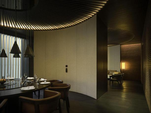Imagen del bar/restaurante del Hotel LOHKAH HOTEL SPA. Foto 4