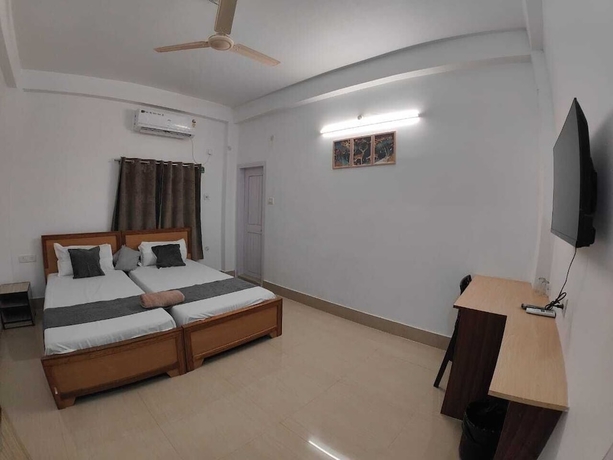 Imagen de la habitación del Hotel LOKTAK RESIDENCY. Foto 5