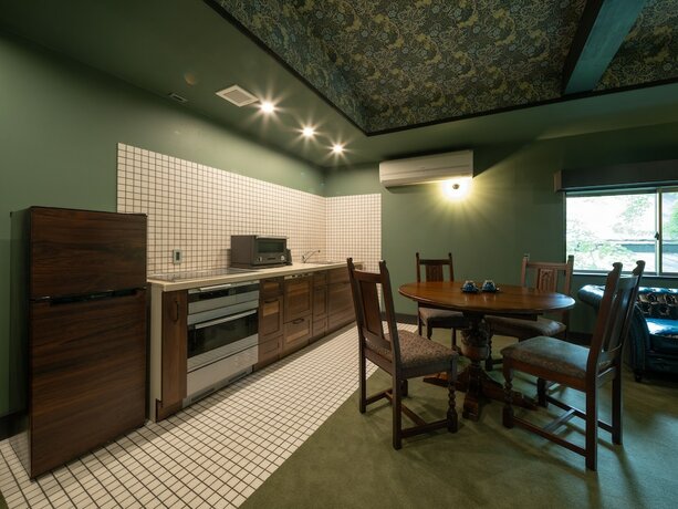 Imagen de la habitación del Hotel LONGINGHOUSE Kyukaruizawa Suwanomori. Foto 10