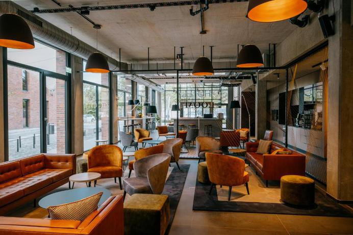 Imagen del bar/restaurante del Hotel LOOM and Skybar. Foto 2