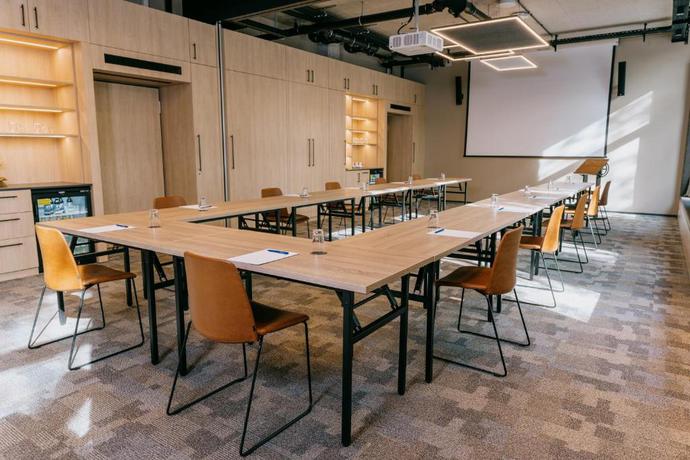 Imagen de los interiores del Hotel LOOM and Skybar. Foto 15