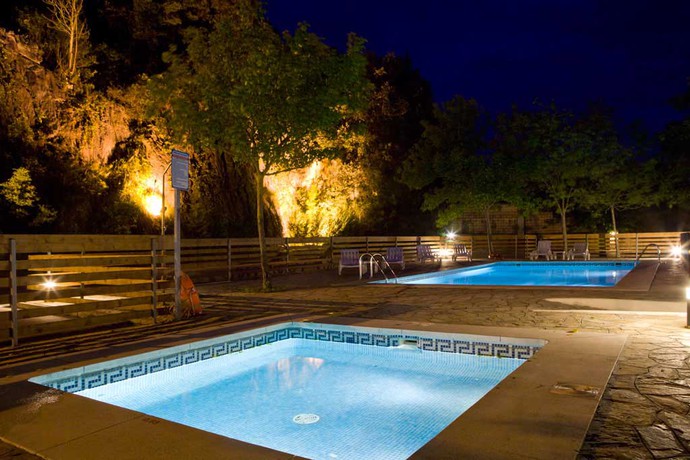 Imagen de la piscina del Hotel LOS ARCES, Isla. Foto 7