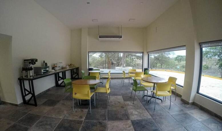 Imagen general del Hotel LOS BAMBUES. Foto 2