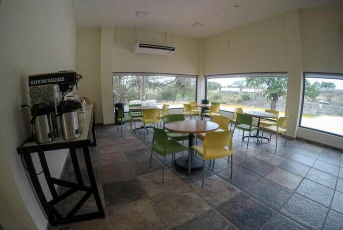 Imagen general del Hotel LOS BAMBUES. Foto 8