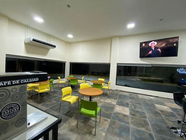 Imagen general del Hotel LOS BAMBUES. Foto 12