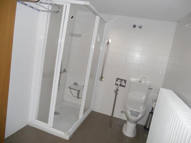 Imagen de la habitación del Hotel LOS SESTILES. Foto 4